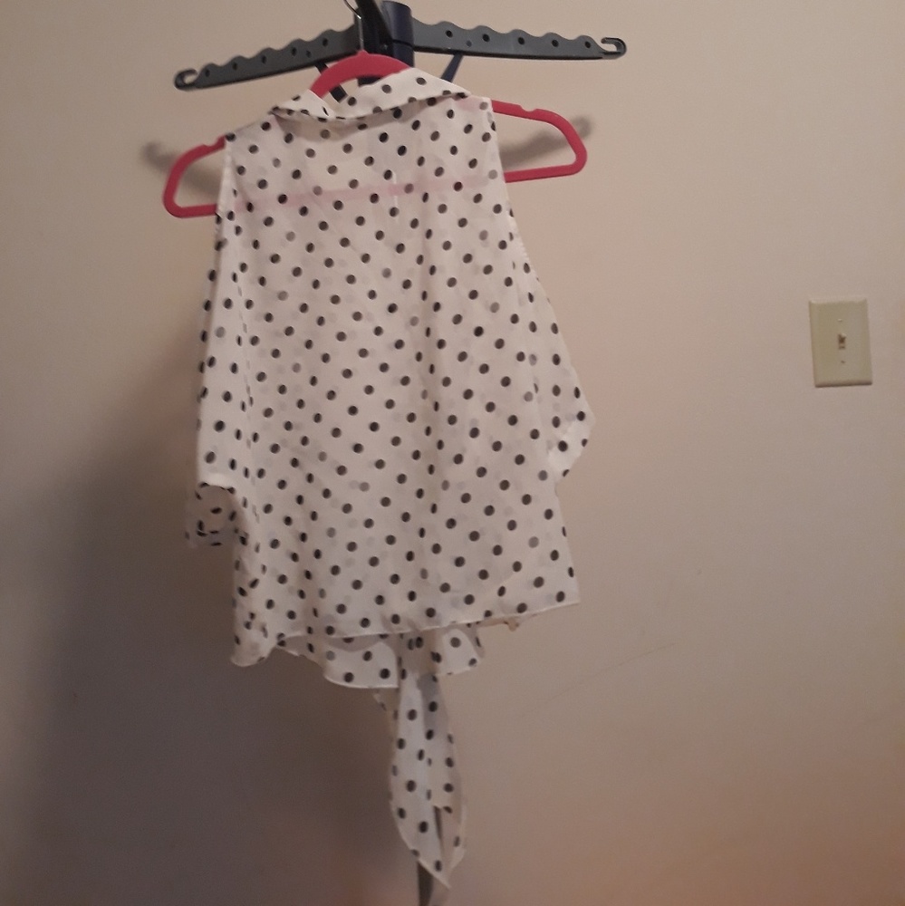 Top - Picture 2 of 2
